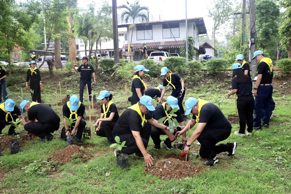 นทพ.นำจิตอาสาพัฒนาภูมิทัศน์ สบเมย น้อมรำลึกวันพระบาทสมเด็จพระปกเกล้าเจ้าอยู่หัว