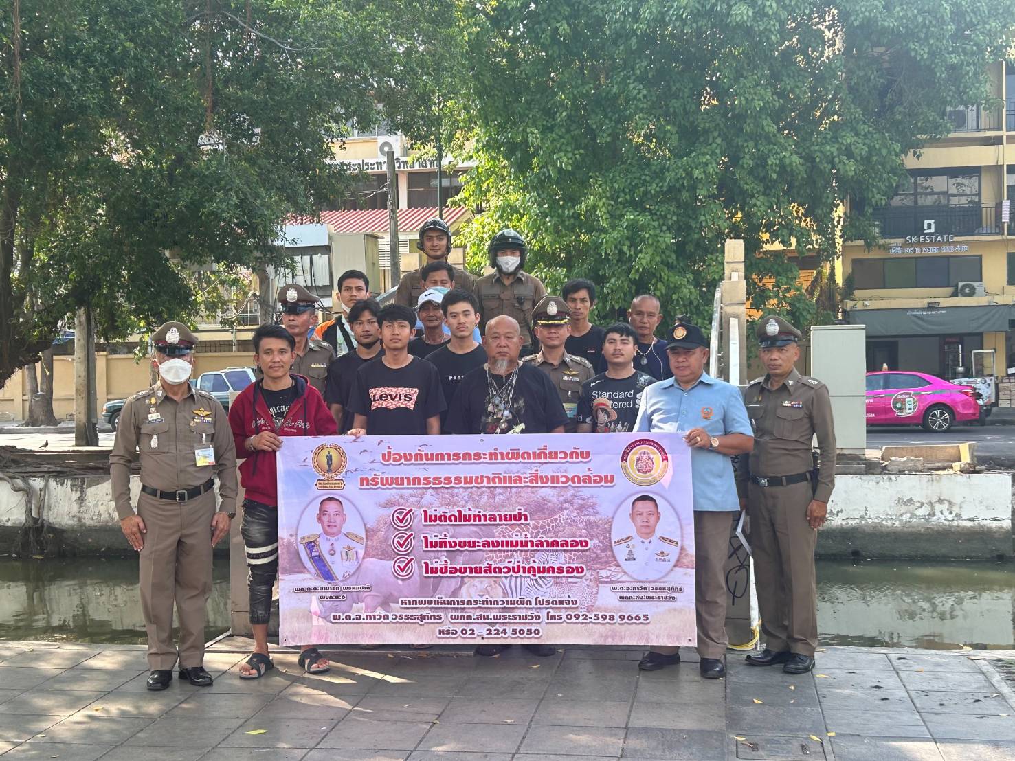 ผกก.สน.พระราชวัง ออกตรวจเยี่ยมชาวบ้านชุมชนท่าเตียน