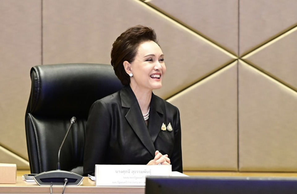 "ศุภจี" ร่ายยาวสะเทือนโซเชียล! กางแผน "ไทยช่วยไทย" ทุบค่าครองชีพ ปูพรม 946 จุดทั่วประเทศ ช่วยรากหญ้าฝ่าวิกฤตเศรษฐกิจ
