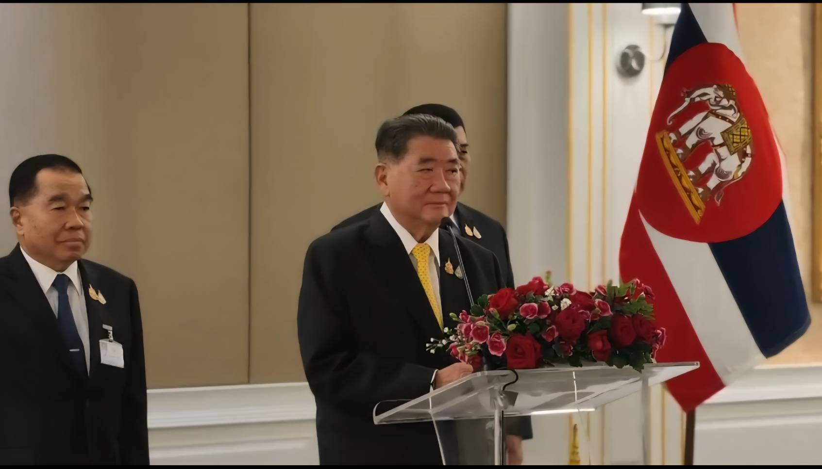 “ภูมิธรรม” มอบ “บิ๊กปู” เจรจา ผบ.ทบ.กัมพูชา 31 พ.ค.ปมปะทะช่องบก ยันไม่ถอยแต่ยึดเจรจา