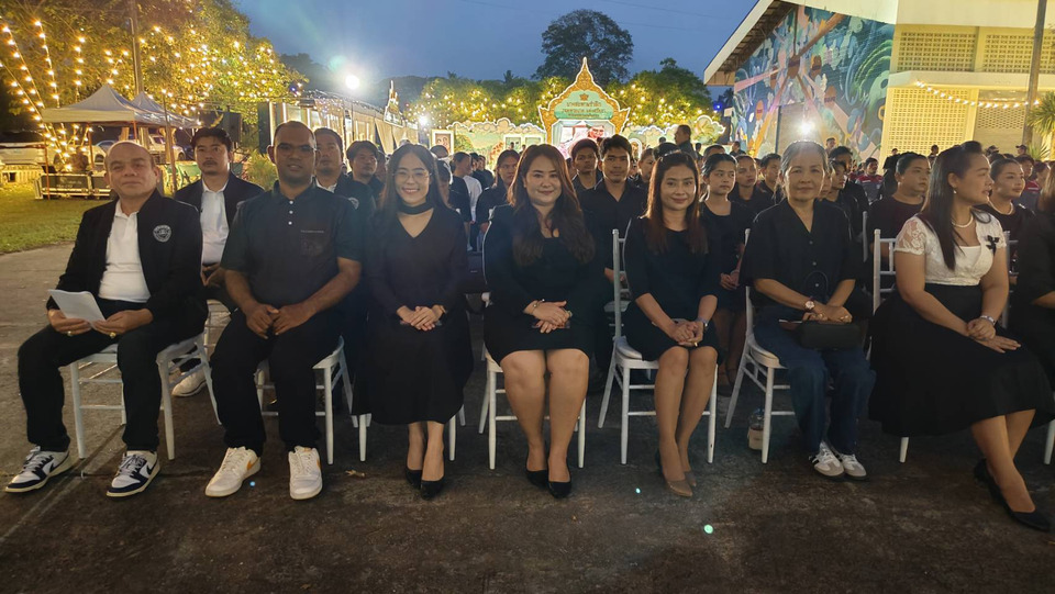“บางสะพาน”จัดพิธีจุดเทียนอาลัย “รำลึกรอยพระบาทแห่งศรัทธา พระเมตตา แผ่นดินทอง” ประชาชนร่วมถวายอาลัย “พระพันปีหลวง” ทั่วลานจามจุรี