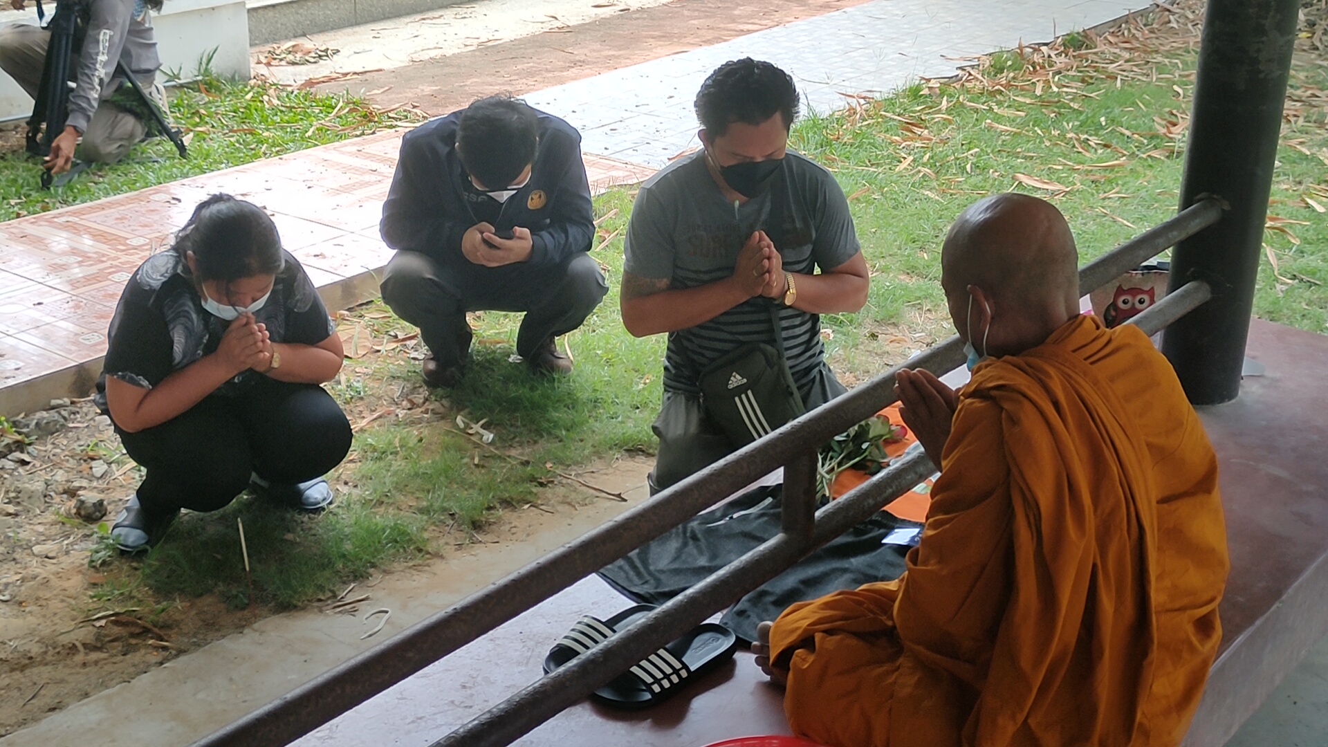 นำร่าง "บอย" นักกิจกรรม กก. ไปวัดบ้านเกิด 
