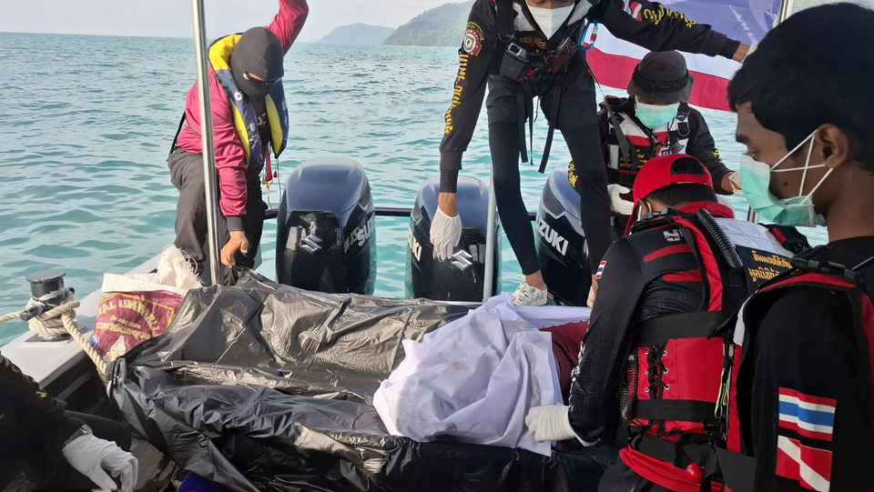 ไทยเร่งค้นหาผู้รอดชีวิตเรือล่มกลางอันดามัน ใกล้เกาะตะรุเตา พบแล้ว 6 ศพ คาดเป็นกลุ่มโรฮีนจา 