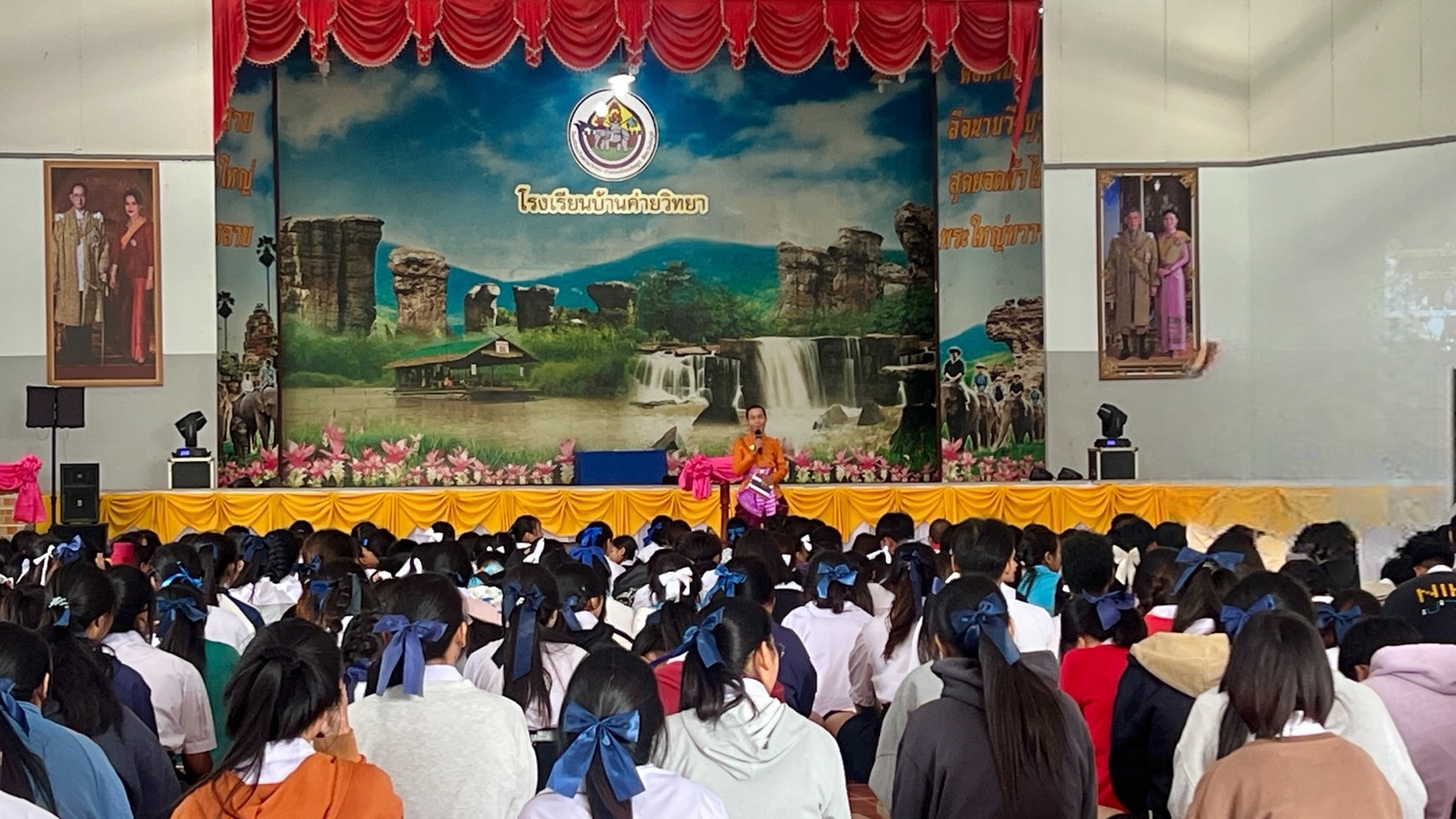  จิตอาสาชัยภูมิจัดกิจกรรมนำเยาวชนร่วมแต่งตัวแสดงวีรกรรมประวัติศาสตร์สร้างความรักชาติ