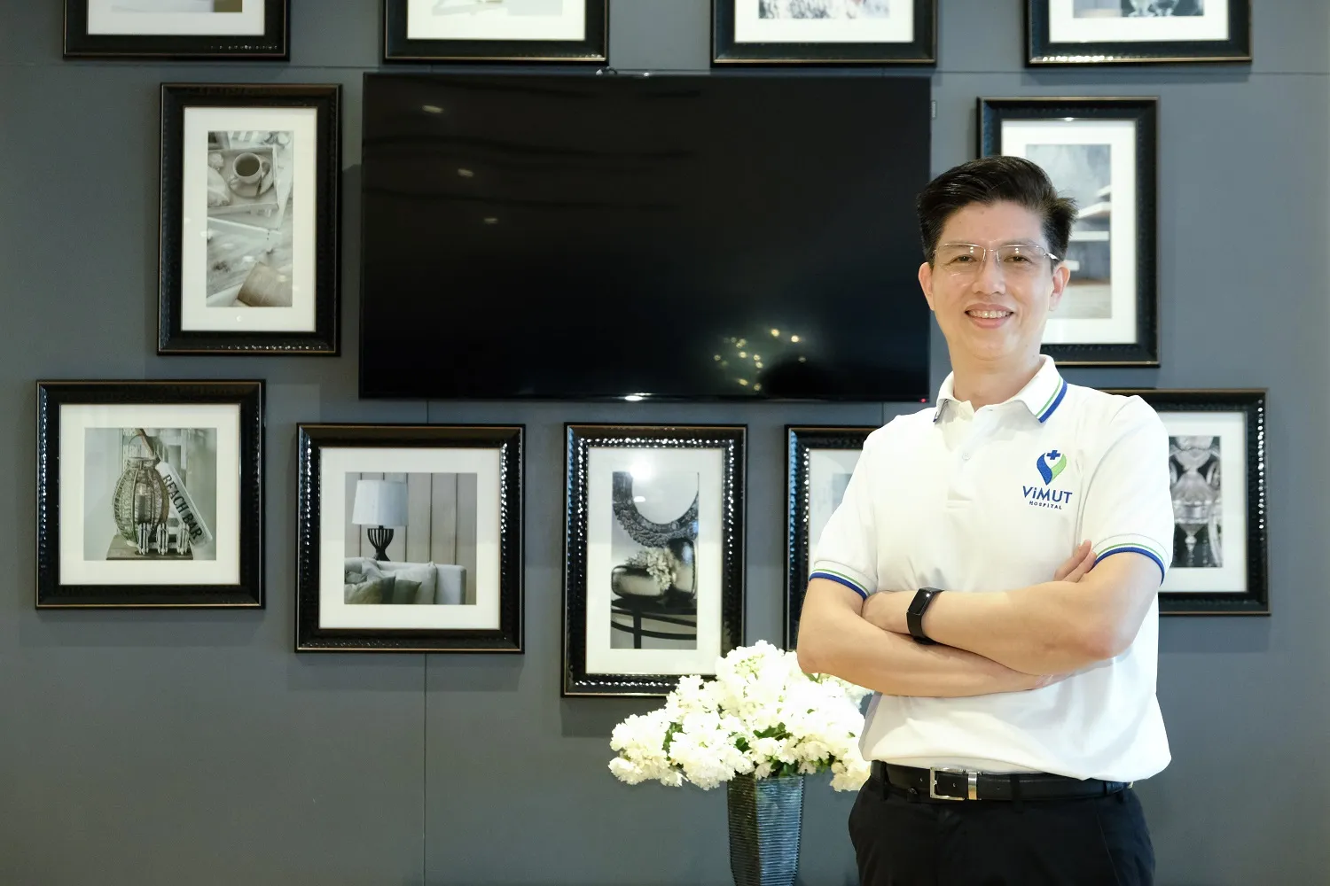 นายแพทย์สันติ เอื้อนรเศรษฐ์ ผู้อำนวยการโรงพยาบาลวิมุต พหลโยธิน