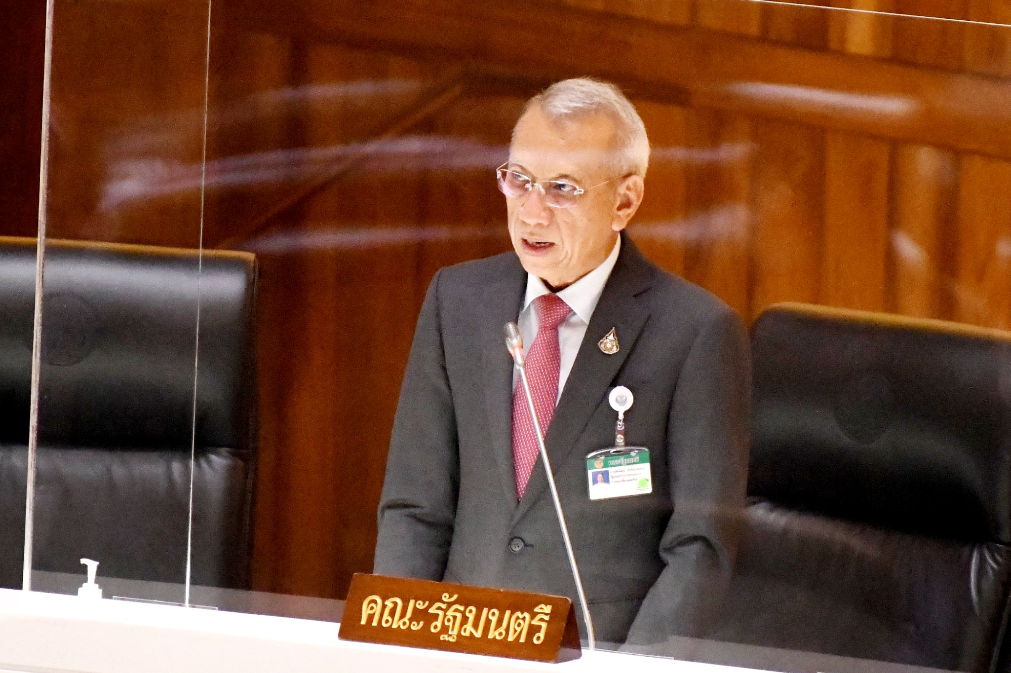 "พิพัฒน์" แจงสภาฯการันตี "โอไมครอน" ไม่กระทบ ขอคนไทยสบายใจ ยันเดินหน้าเปิดประเทศต่อ ชงปรับเวลาดื่มน้ำเมา 17 จังหวัดพื้นที่บลูโซน