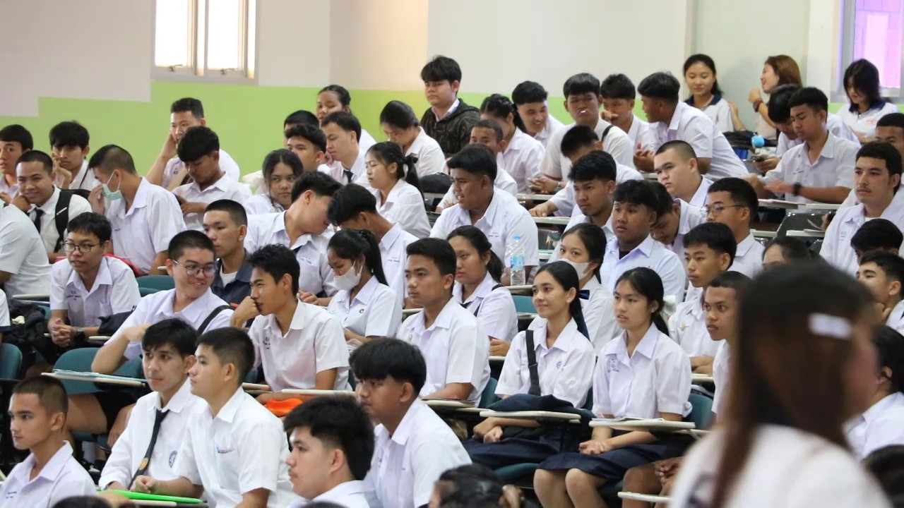 สจล.ชุมพรต้อนรับอบอุ่นครึกครื้นนักเรียนเข้าสอบสัมภาษณ์ระดับปริญญาตรี ผู้ปกครองสนใจพาบุตรหลานสอบสัมภาษณ์คับคั่งกว่าปีก่อนเท่าตัว