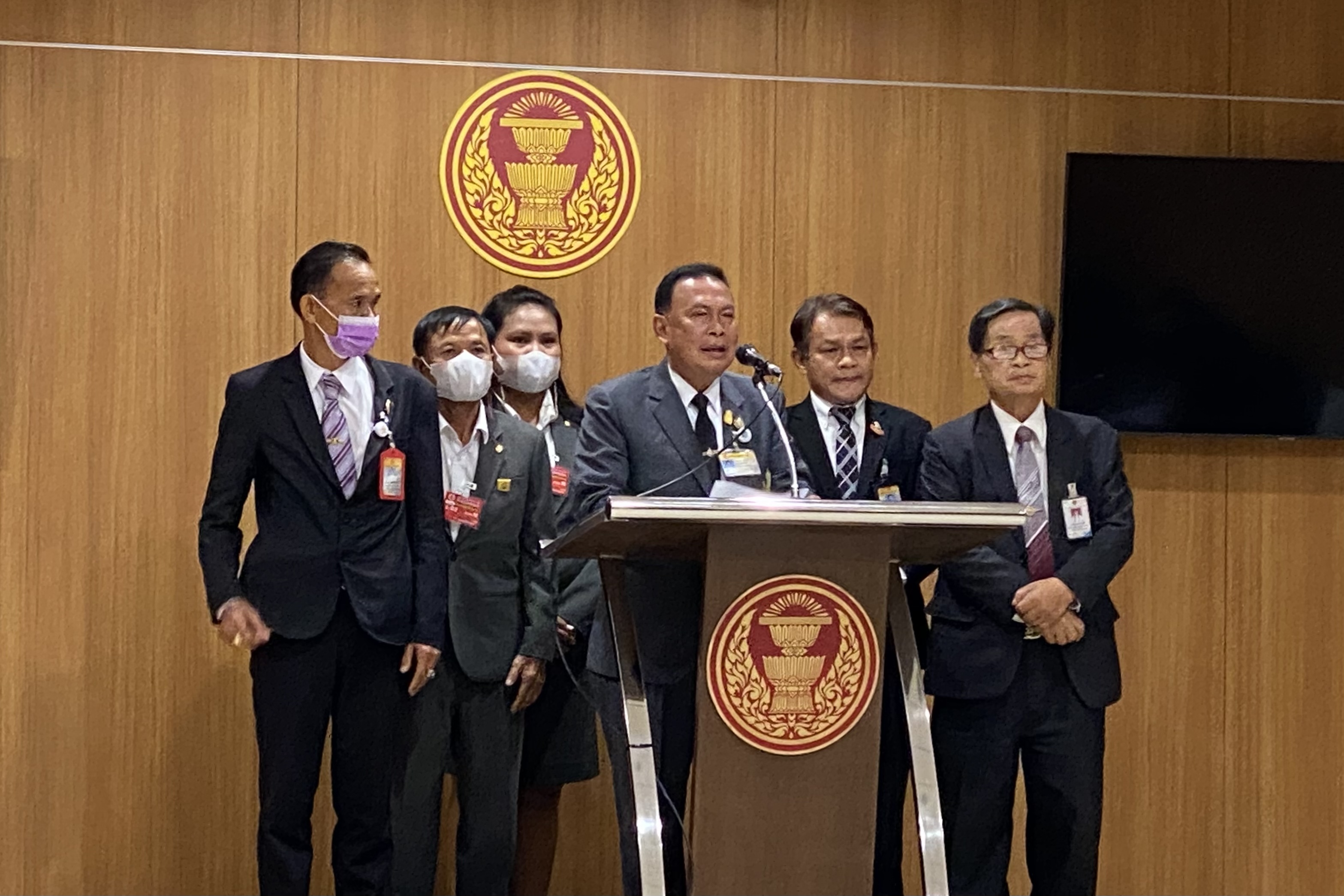 “ประชาธิปไตยใหม่” ชงข้อเสนอ "นายกฯ" เรียกร้อง  "ยุบสภาฯ-คืน รฟฟ.สายสีเขียวอ่อน" ให้ก.คมนาคม