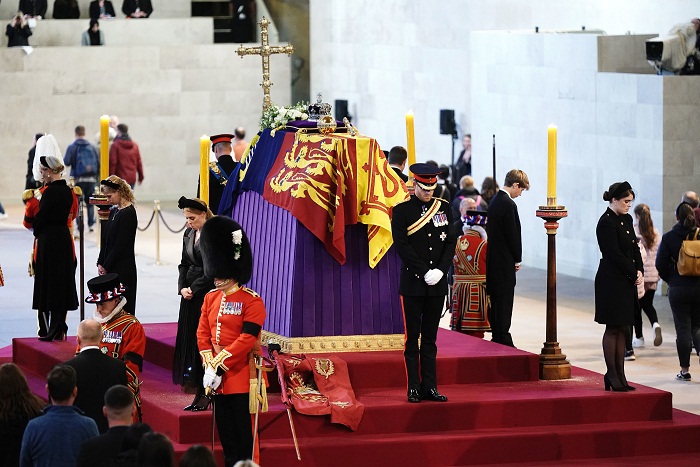 “8พระราชนัดดา” ถวายอาลัย “ราชินีเอลิซาเบธที่2”