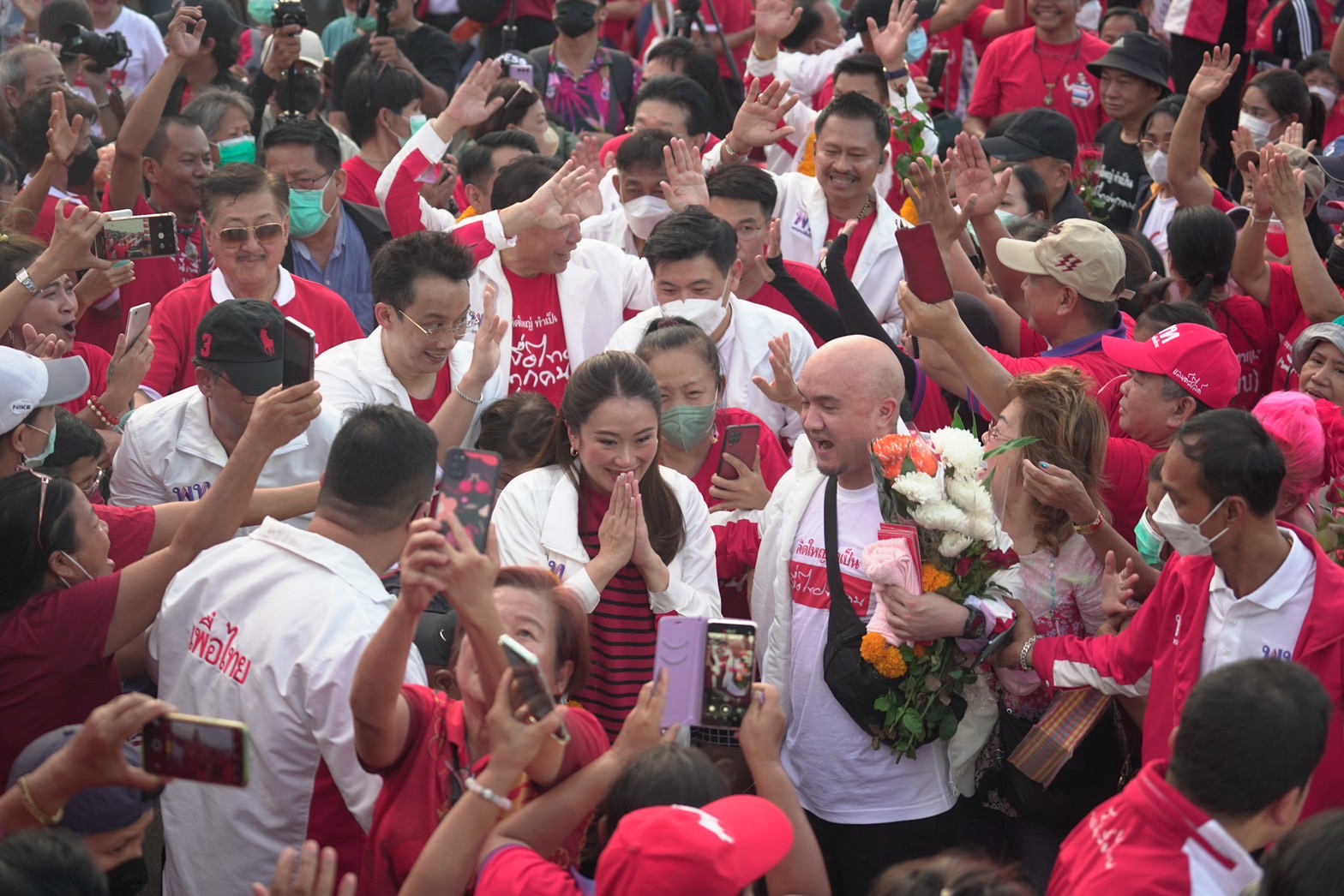 “เพื่อไทย” เปิดปราศรัยใหญ่นนทบุรี ‘ชลน่าน’ อ้อนขอคะแนนได้จัดตั้งรัฐบาลของปชช.