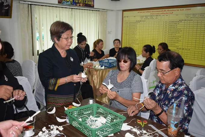 ราชบุรี เปิดโครงการสหกรณ์สอนอาชีพ “ดอกไม้จันทน์พระราชทาน” พร้อมร่วมแสดงความจงรักภักดีแด่พระบาทสมเด็จพระปรมินทรมหาภูมิพลอดุลยเดช