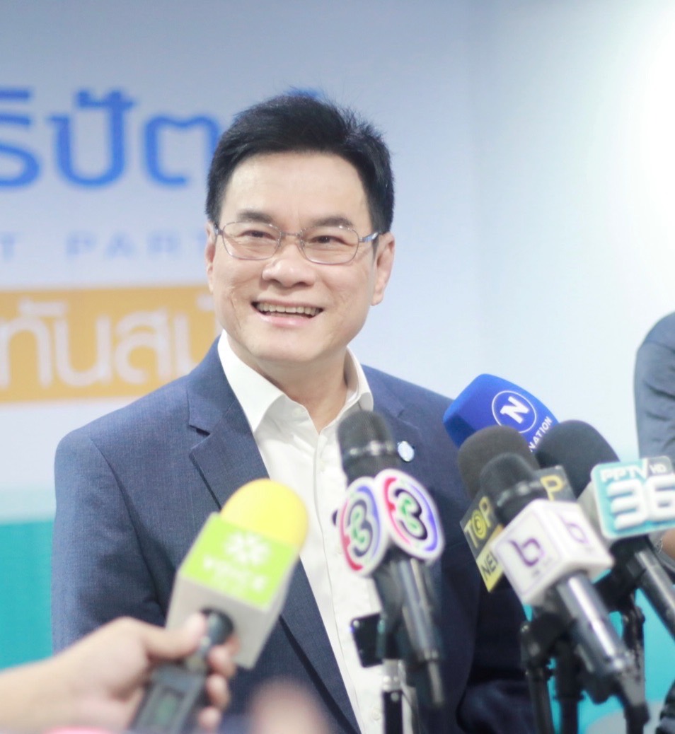"จุรินทร์" ชี้มติครม. "ลดค่าไฟ-น้ำมัน" รัฐบาลต้องทำเพราะหาเสียงไว้ทุกพรรค ยันจ่ายเงินเดือน 2 รอบคนวิจารณ์อื้อ เป็นบทเรียนทำอะไรต้องรอบคอบ 