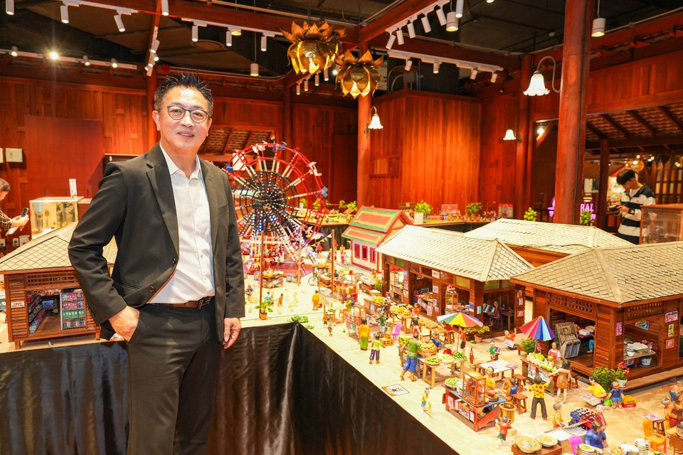 เมืองสุขสยาม เนรมิต “SOOK SMALL WORLD” ชวนสัมผัสมนต์เสน่ห์แห่งศิลปะและวัฒนธรรมไทย สู่งานคราฟต์ไทยขนาดจิ๋ว ไอคอนสยาม