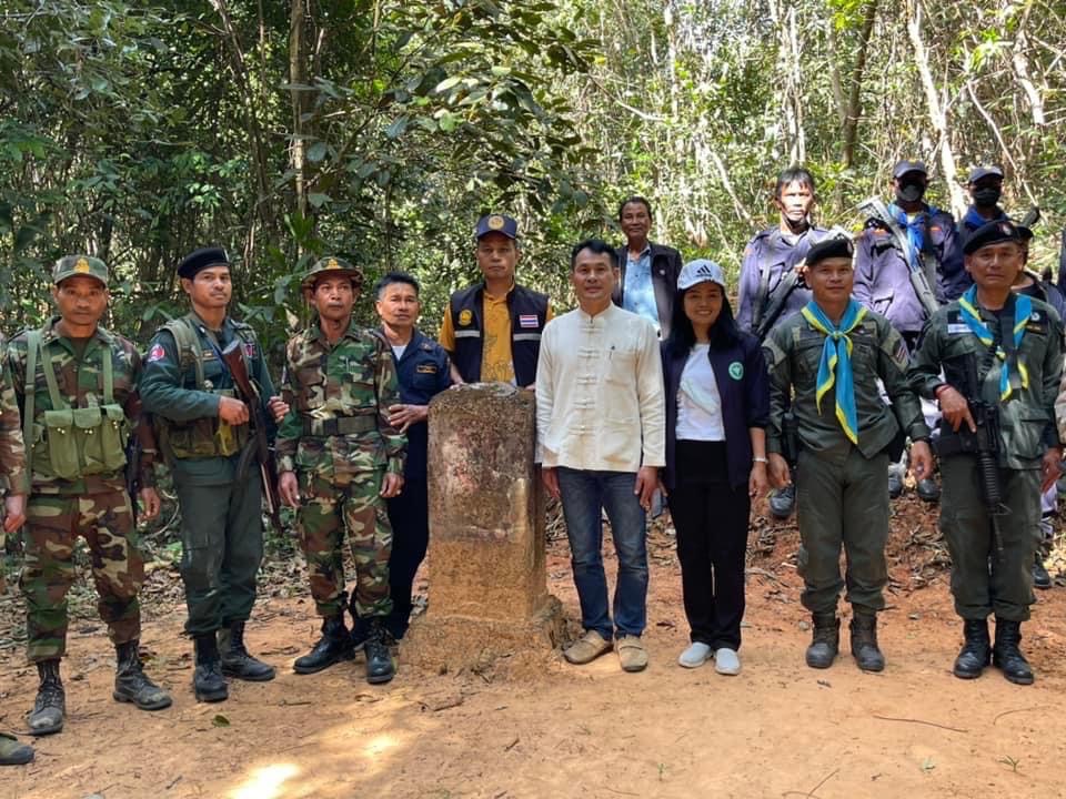 นอภ.สังขะ ตรวจเยี่ยมให้กำลังใจ ตำรวจ ตชด. พร้อมกระชับความสัมพันธ์ จนท.ไทย-กัมพูชา 