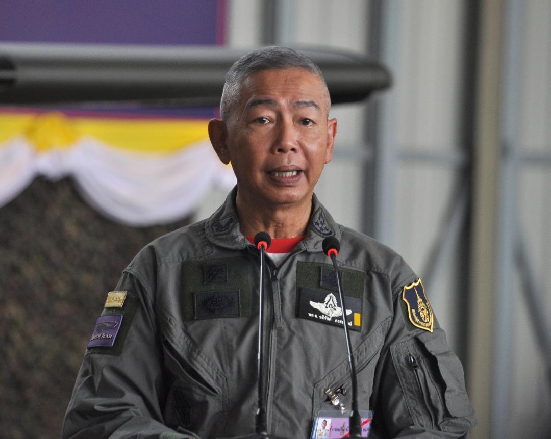 "บิ๊กแดง" โยน "ทีมโฆษกทบ."แจงสื่อปม "ผู้พันเจี๊ยบ"โพสต์ "ม็อบมุ้งมิ้ง" 