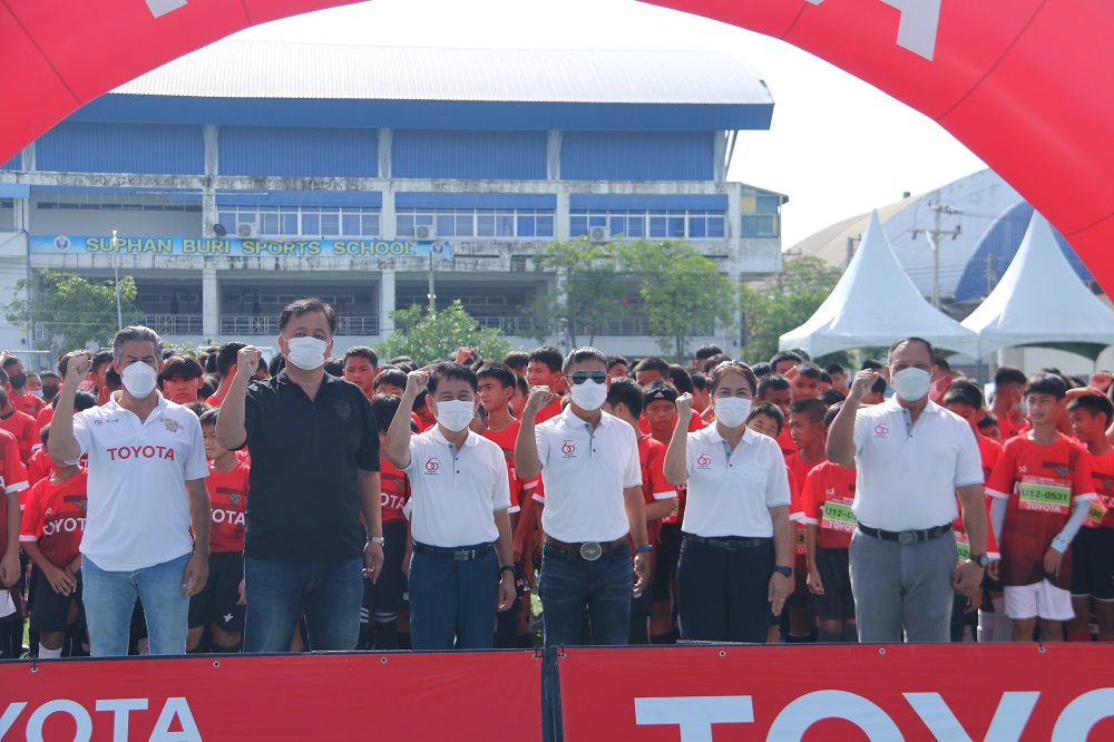 เมืองขุนแผนคึก! "Toyota Junior Football Clinic 2022" สนาม 6 แข้งเยาวชนแห่ประชันฝีเท้า ได้ 30 แข้งเจ๋ง ฉลุยรอบสุดท้าย