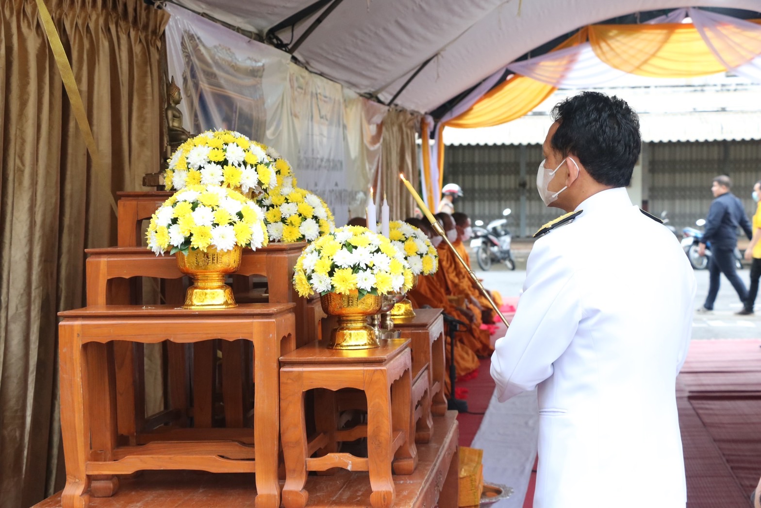 จังหวัดสตูล ประกอบพิธีทำบุญตักบาตรถวายพระราชกุศลในหลวงร.9