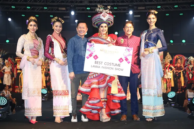   เล่นหนักจัดใหญ่! “มิสแกรนด์เพชรบูรณ์” คว้ารางวัล Best Costume Lanna (ภาพชุด)
