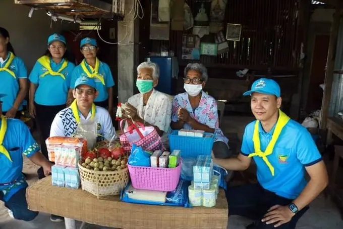 นายกเทศมนตรีตำบลบ้านเกาะ รวมพลังจัดกิจกรรมจิตอาสา พัฒนาบ้านเกาะใส่ใจผู้สูงอายุ
