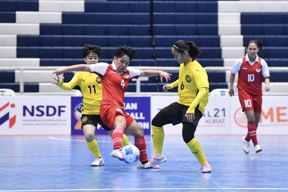 ฟุตซอลสาวไทย การันตีเข้ารอบรองฯ ทีมแรก หลัง อินโดนีเซีย เจ๊า มาเลเซีย 4-4 