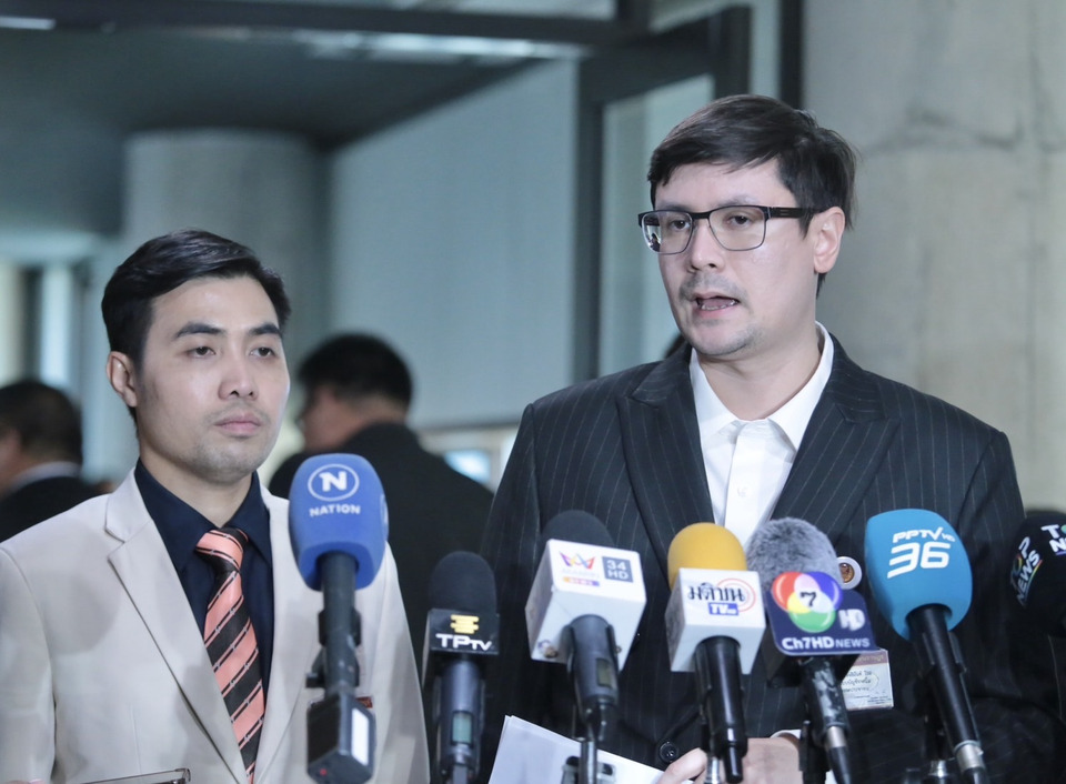 ชง ‘Starlink’ กู้ภัยน้ำท่วมเร่งด่วน! "รังสิมันต์ โรม" ลุยปราบแก๊งสแกมเมอร์ใกล้ตัวใหญ่ จี้ ตร. แจงปมรับส่วย แต่พร้อมใจกันไม่มา
