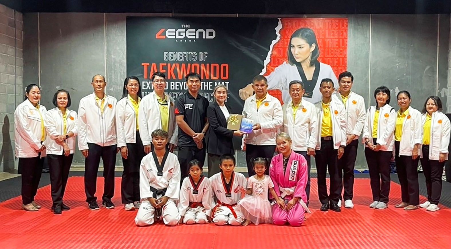 "วิว เยาวภา"ให้การต้อนรับปธ.กรรมาธิการกีฬาและคณะเยี่ยมชม"The Legend Arena"หัวหิน 