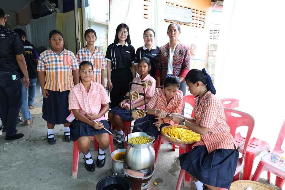 ชุมพรยกระดับผ้าทอสวี อบรมย้อมสี–มัดลาย สร้างอัตลักษณ์สู่ตลาดสากล 