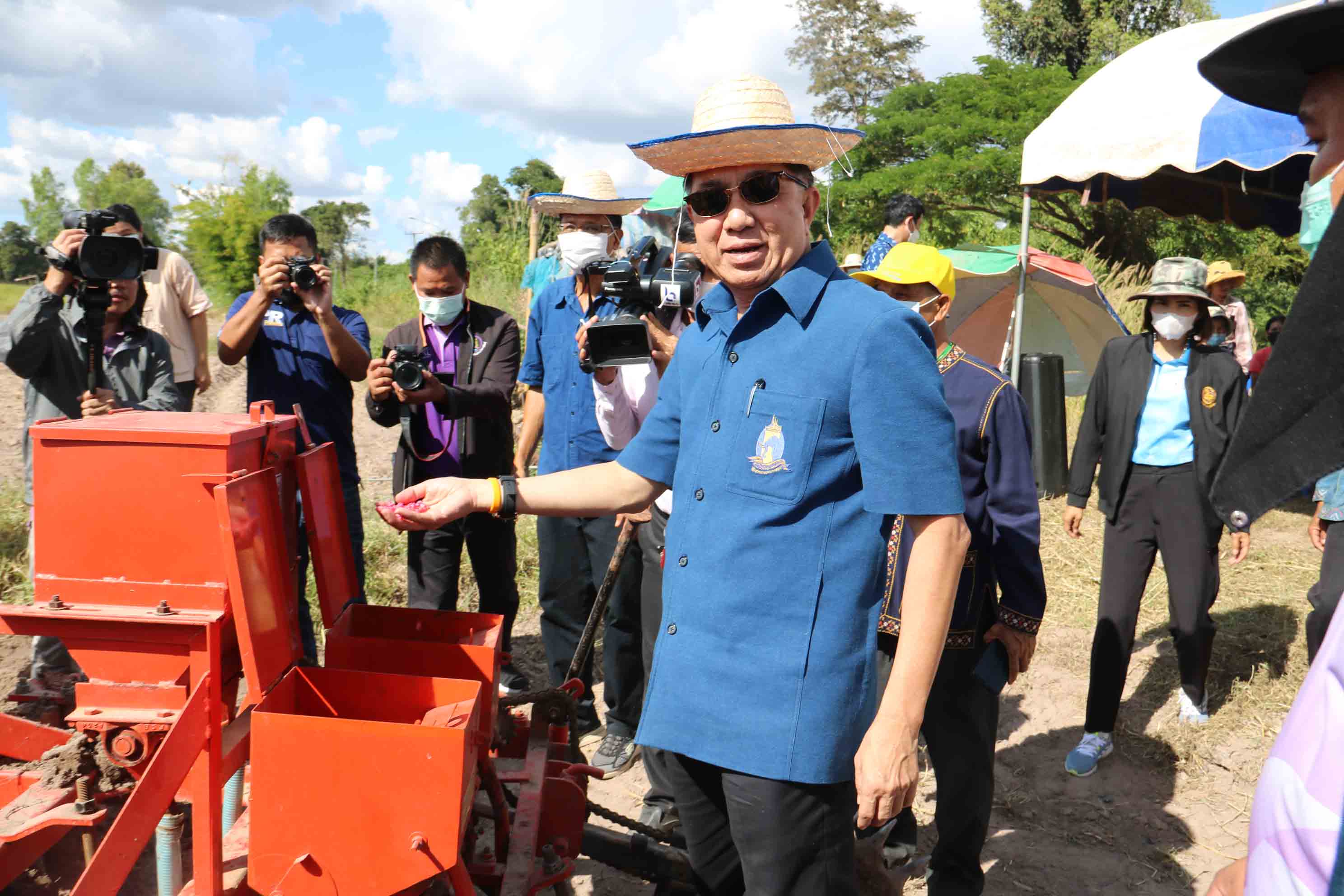 เกษตรกรชาวกาฬสินธุ์  เข้าร่วมโครงการต้นแบบปลูกข้าวโพดเลี้ยงสัตว์หลังฤดูทำนา