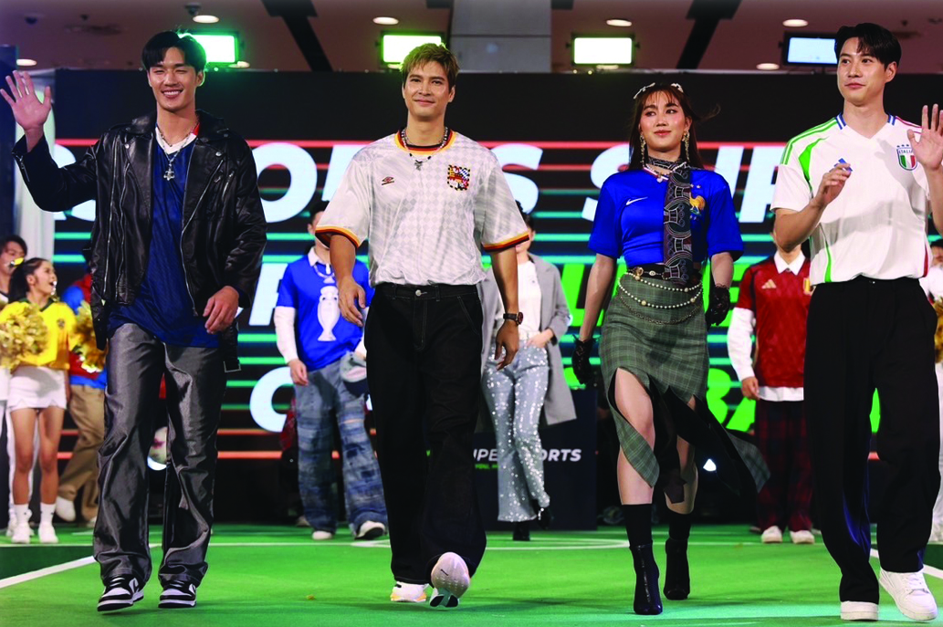 “เบส คำสิงห์ -ไมค์-ไบร์ท-ตี๋” เปิดรันเวย์โชว์เสื้อ Jersey คอลเลคชั่นใหม่ กับงาน Supersports For The Life of Football