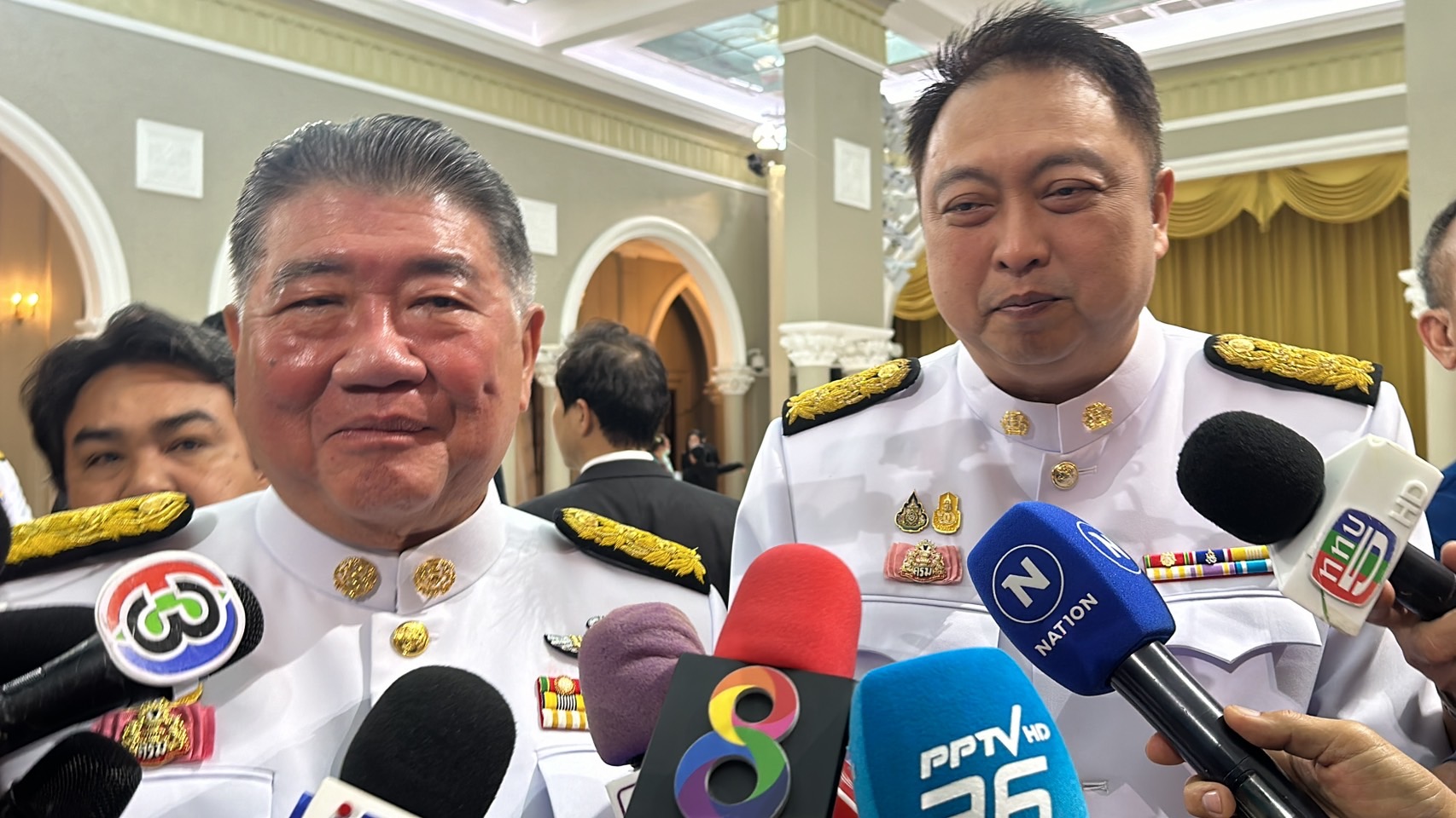 “ภูมิธรรม” ยันทำงานร่วมรมต.ต่างพรรคได้ ยังไม่แบ่งงานขอดูรายละเอียดก่อน ยันไม่ละเลยของแพง “สุชาติ” บอกดีใจ 