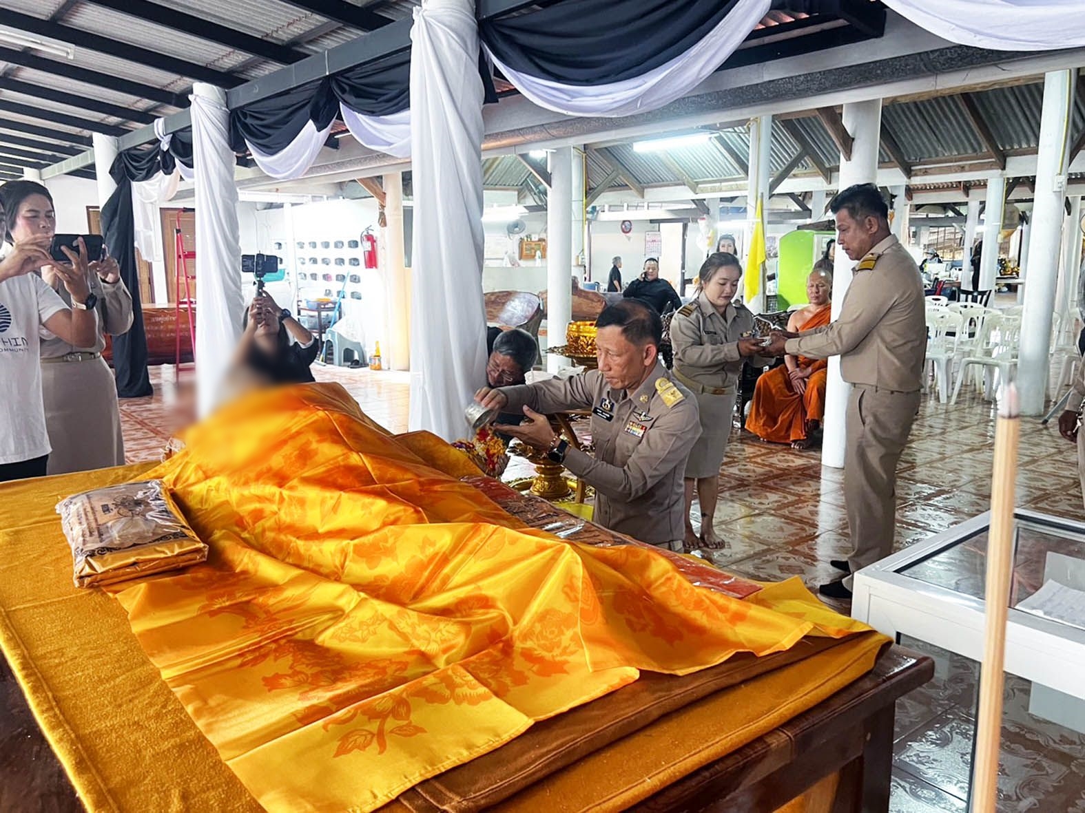 สิ้นพระเกจิดังแห่งเขาพรานธูป “หลวงปู่นน” ฉายา “ปลัดขิกดิ้นได้” นักเสี่ยงโชคนำอายุหลวงปู่ไปเสี่ยงโชคกันคึกคัก