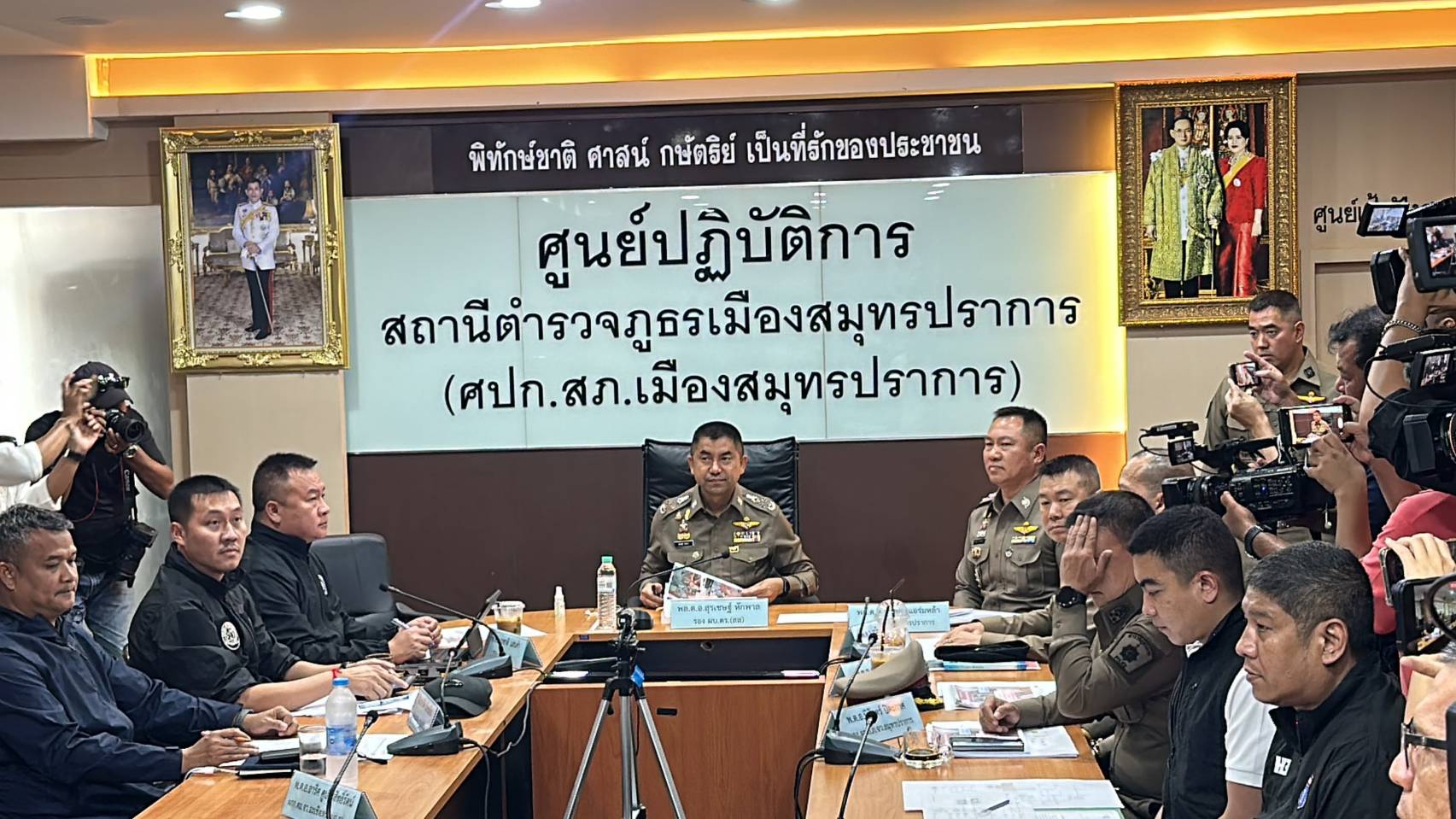 "บิ๊กโจ๊ก"ติดตามความคืบหน้าคดีฆ่ายกครัวเร่งจับกุมแก๊งคอลเซ็นเตอร์ทั้งขบวนการพร้อมประสานงานกัมพูชาล่าตัวนายทุนจีน