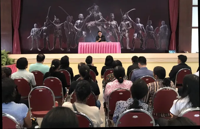 รอง อสส. เปิดสัมมนาถ่ายทอดเทคโนโลยีแก่เกษตรกร เน้นย้ำประกอบอาชีพเสริมเพื่อลดความเสี่ยงในการปลูกพืชเชิงเดี่ยว