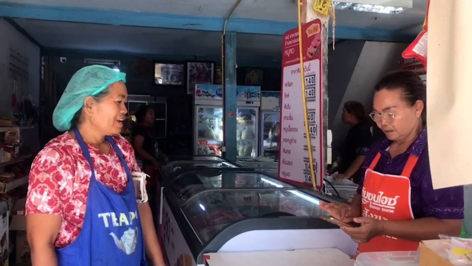 ร้านค้าชายแดนสุรินทร์เงียบเหงา ชาวบ้านถือบัตรสวัสดิการฯใช้ “ไทยช่วยไทยพลัส” ไม่ได้ วอนรัฐขยายช่วยเหลือต่อเนื่อง
