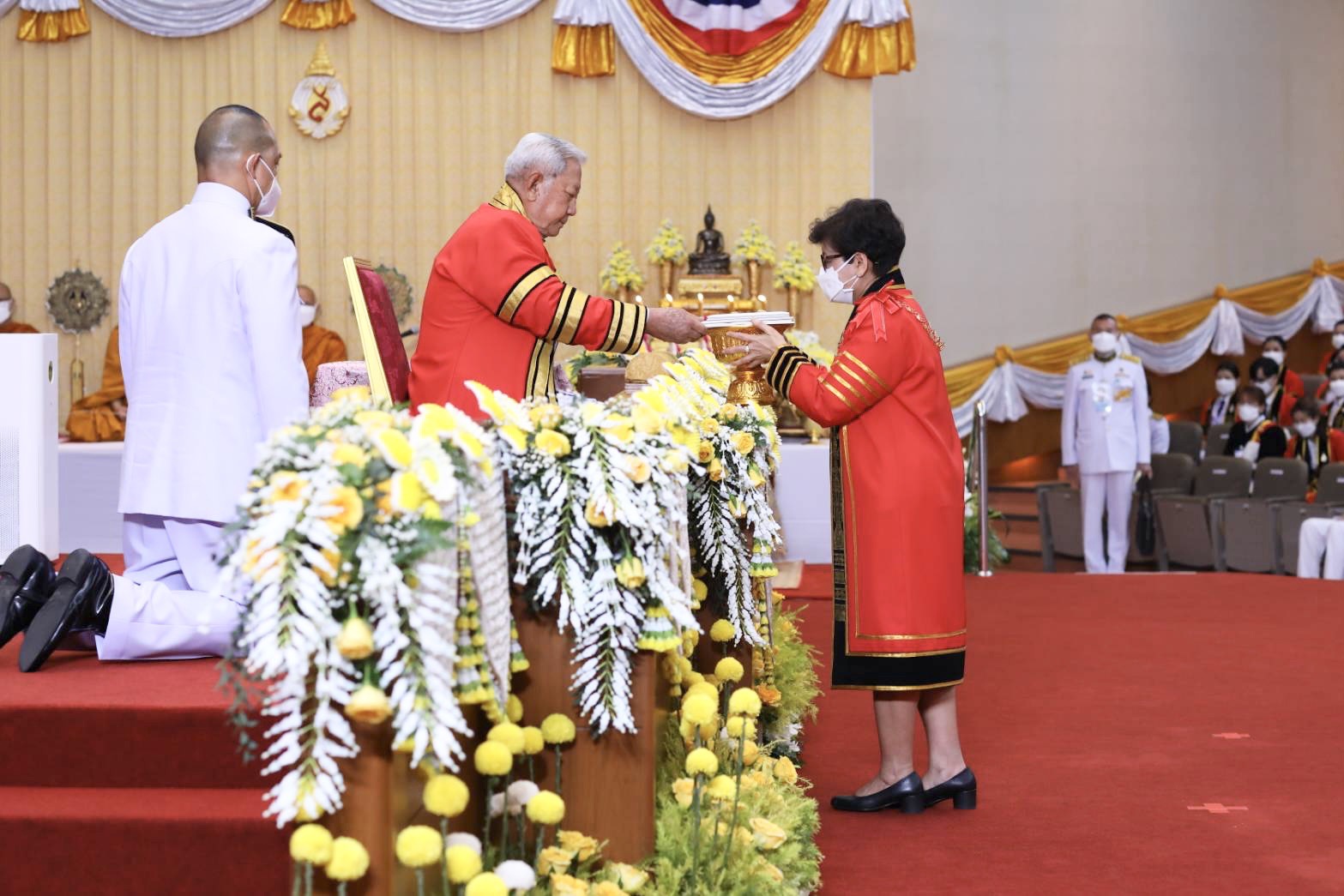  ประธานองคมนตรี เป็นผู้แทนพระองค์ในพิธีพระราชทานปริญญาบัตรแก่ผู้สำเร็จการศึกษา จากมหาวิทยาลัยแม่ฟ้าหลวง