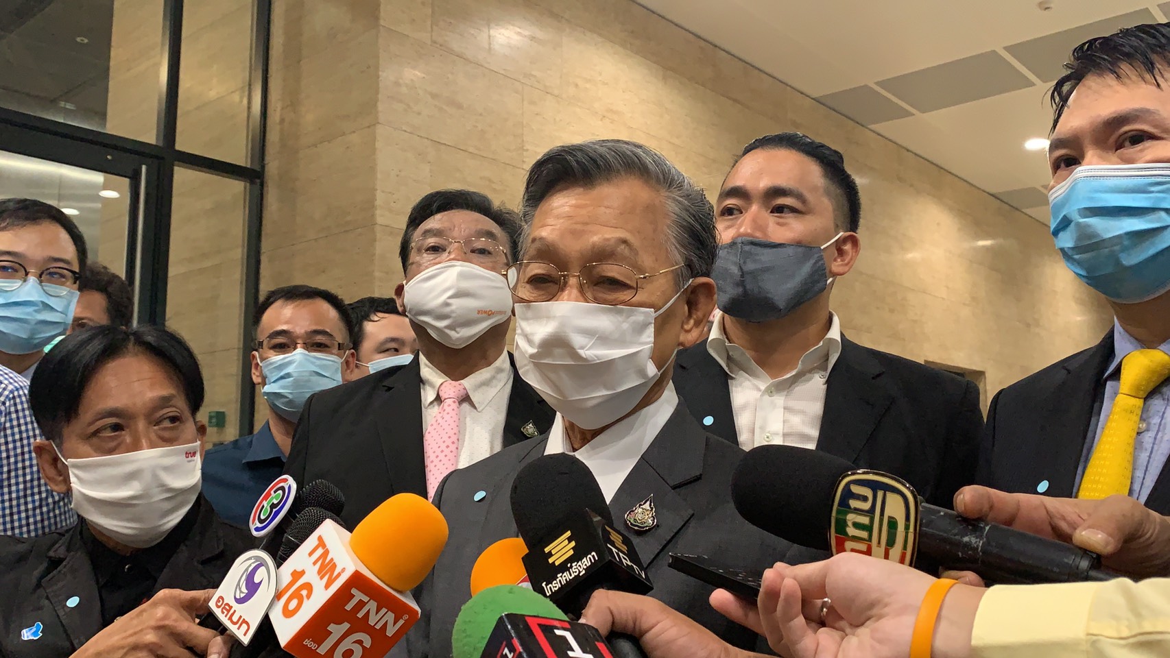 "ชวน"ไฟเขียวสภาถกพรก.เงินกู้ 27-29 พ.ค.พร้อมปรับเวลาประชุมเร็วขึ้นเลี่ยงเคอร์ฟิวส์ 