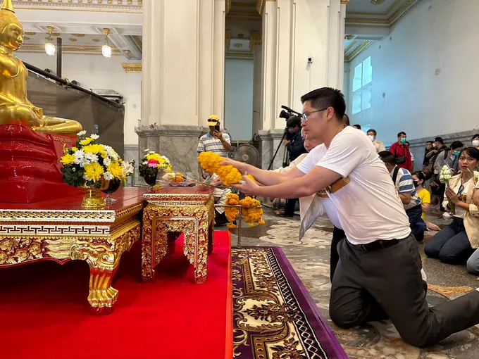 “เต้มงคลกิตติ์”ควงสมาชิกไหว้หลวงพ่อโสธร
