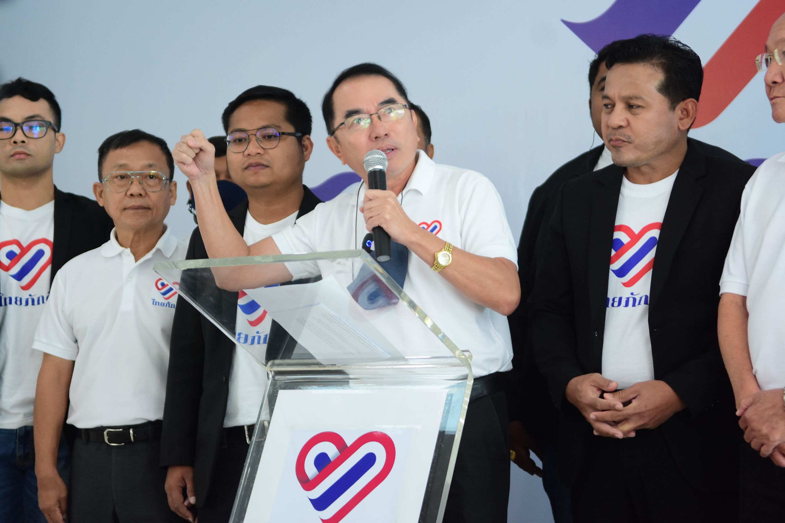 'กลุ่มไทยภักดี'ค้านเปิดประชุมสภาสมัยวิสามัญ แก้ปัญหาม็อบ เหตุเอื้อพรรคการเมืองบางกลุ่ม