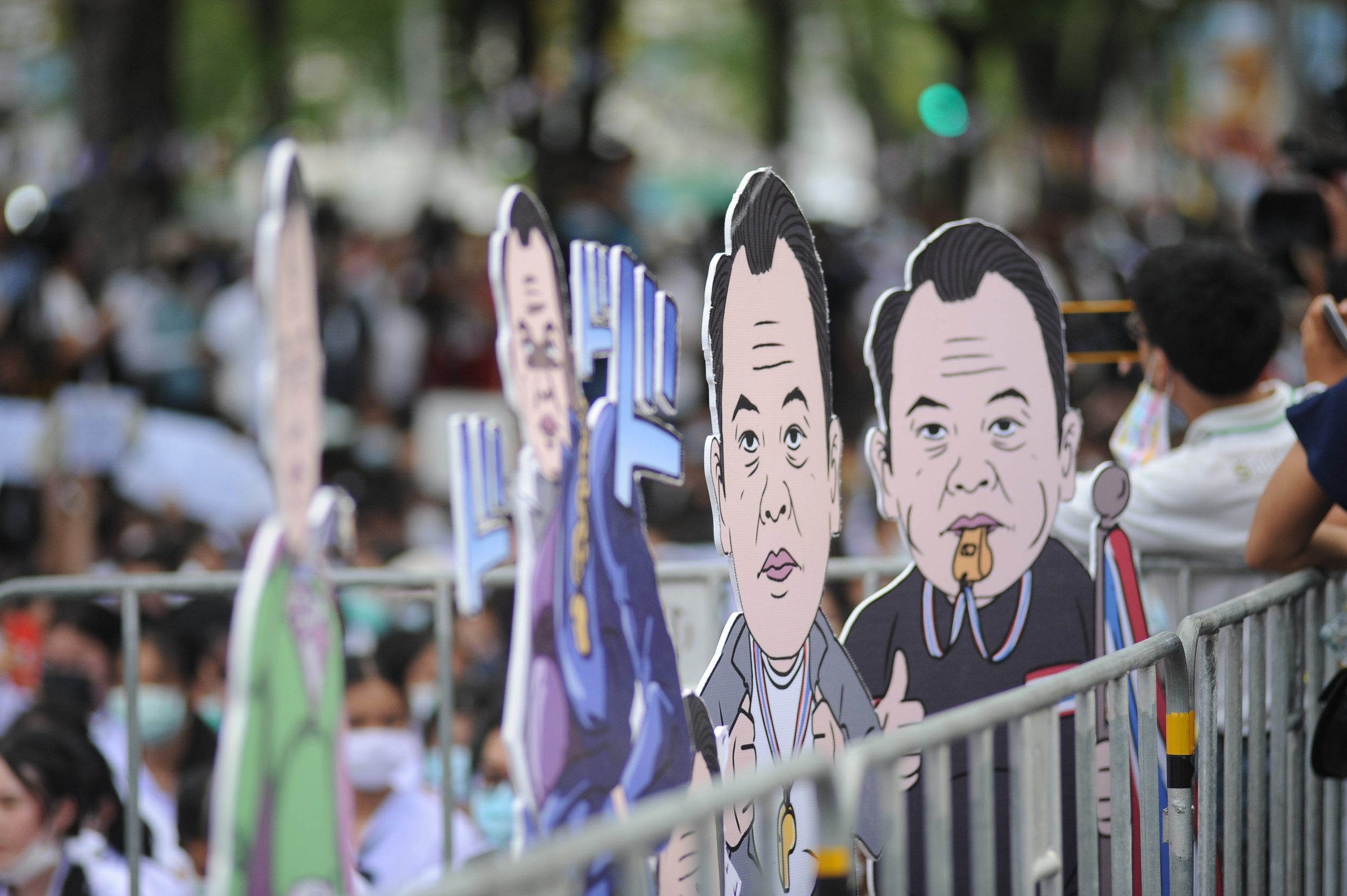 "กลุ่มนักเรียนเลว"ชุมนุมแน่นหน้ากระทรวงศึกษาฯทวงสัญญญา"ณัฎฐพล"จี้ทำไม่ได้ต้องลาออก