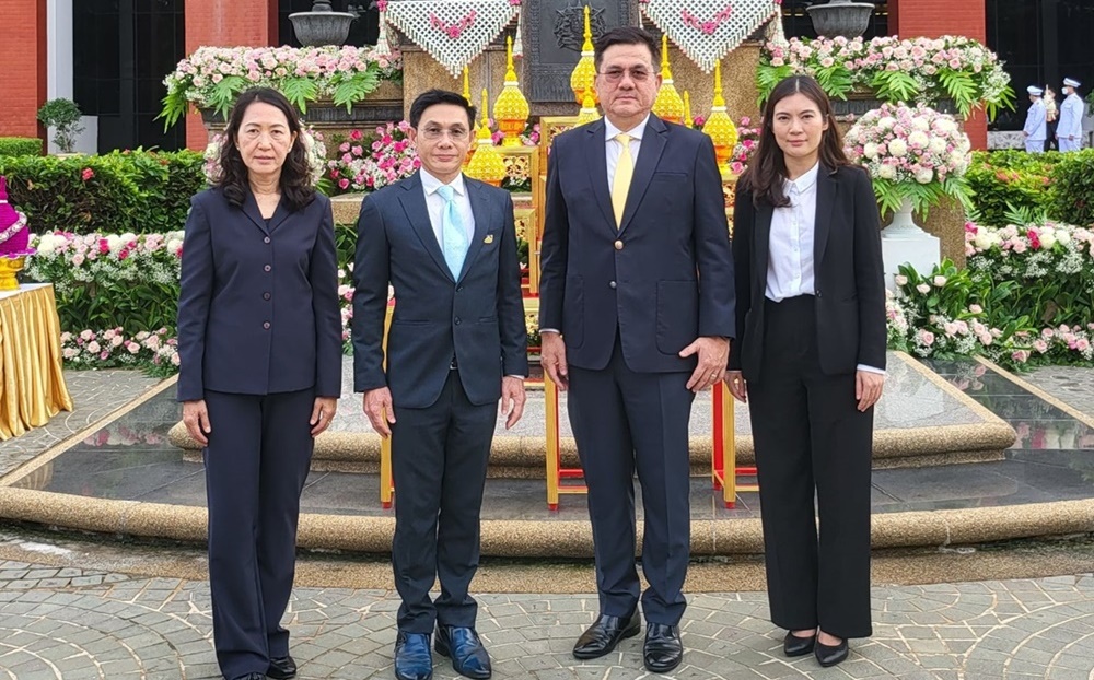 ทรู คอร์ปอเรชั่น ร่วมพิธีวางพานพุ่มเนื่องในโอกาส “วันสื่อสารแห่งชาติ ประจำปี 2566”