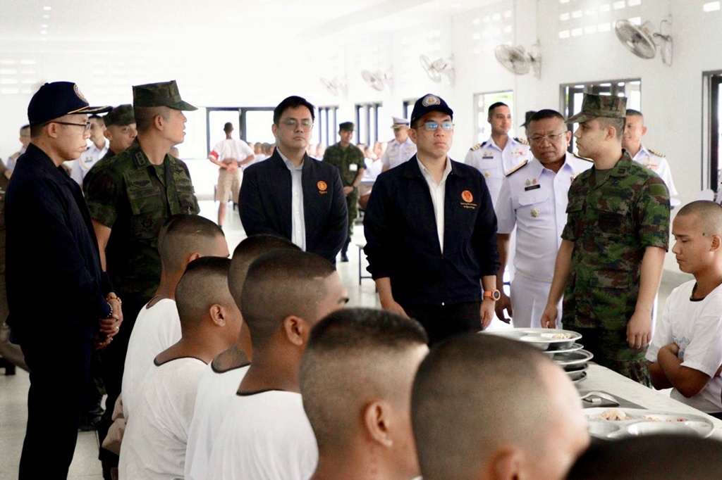 ศูนย์ฝึกทหารใหม่ ต้อนรับ กมธ.ทหาร ศึกษาดูการฝึกอบรมทหารใหม่กองทัพเรือ 