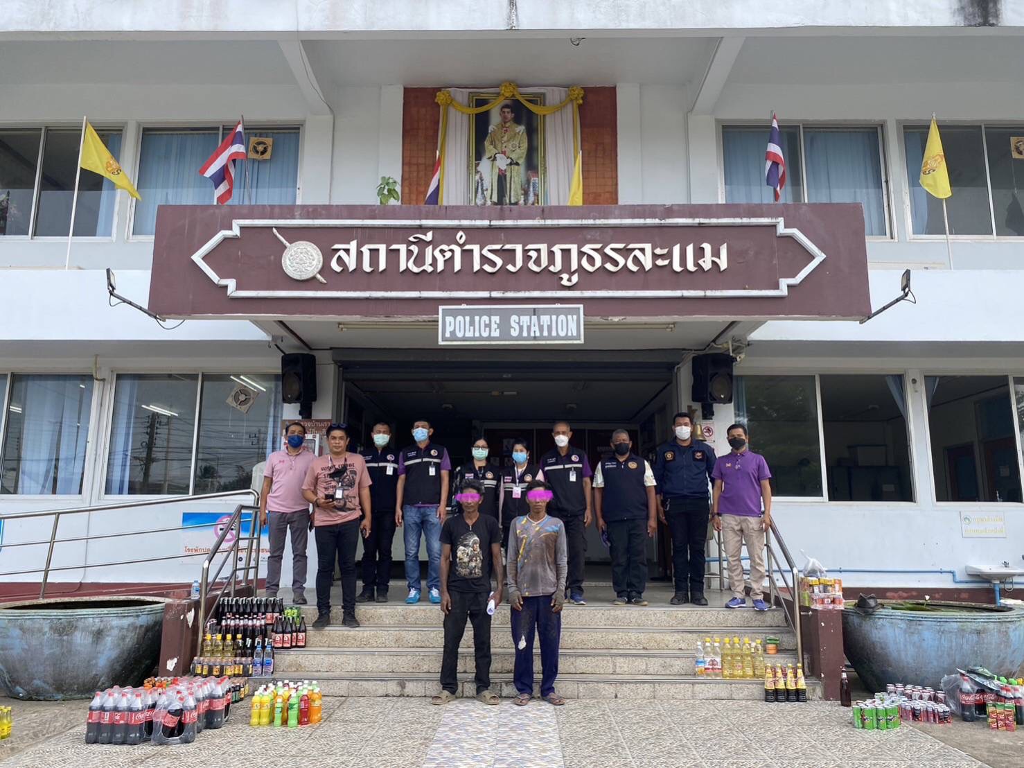 ชุมพร จับชาวเมียนมา 2 ราย เปิดร้านขายของชำ 
