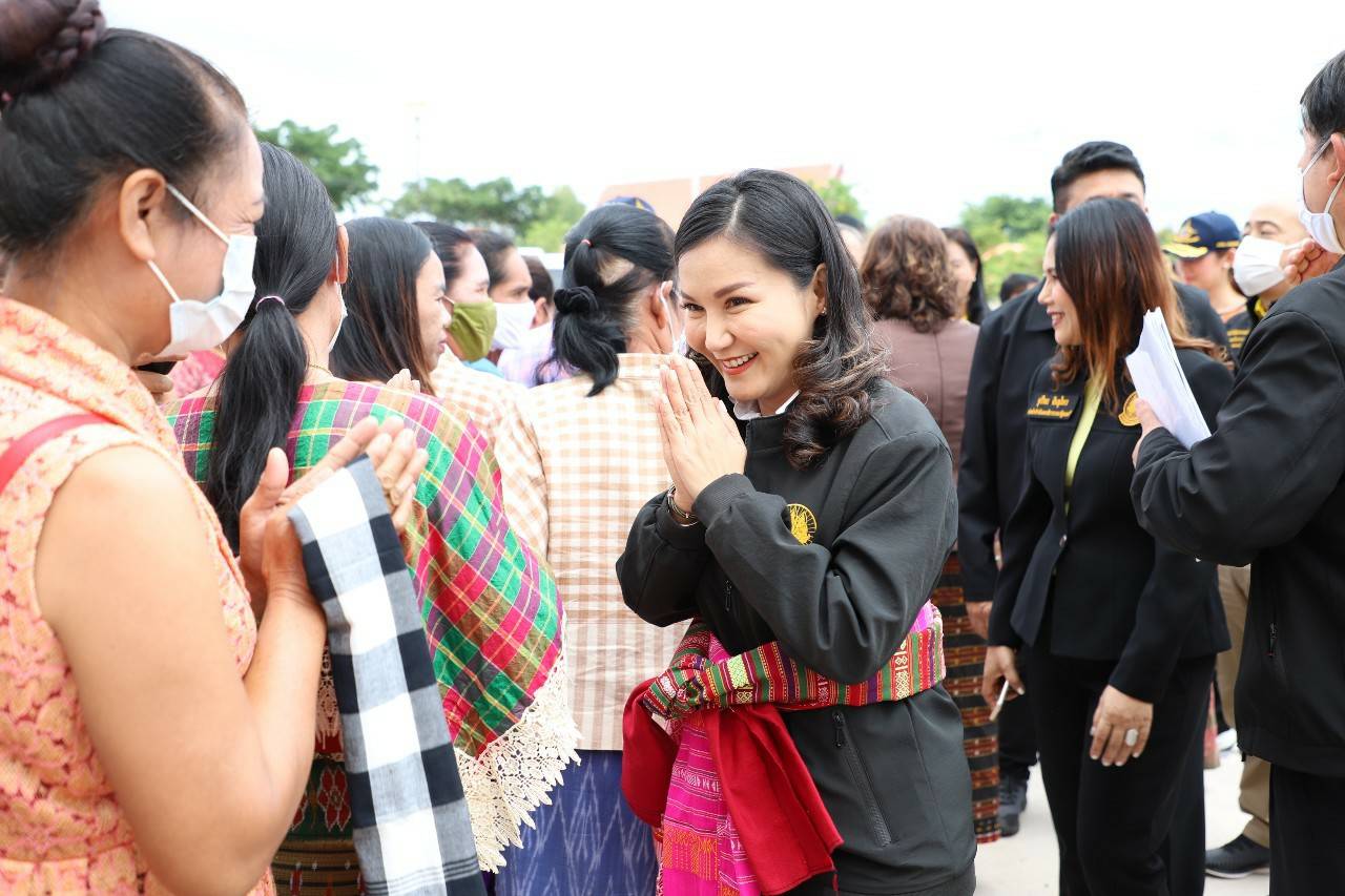  "รมช.แรงงาน"  ลงพื้นที่อำนาจเจริญ หนุนเกษตรกรยุคใหม่ ใช้เทคโนโลยีลดเวลาทำงาน-เพิ่มผลผลิต