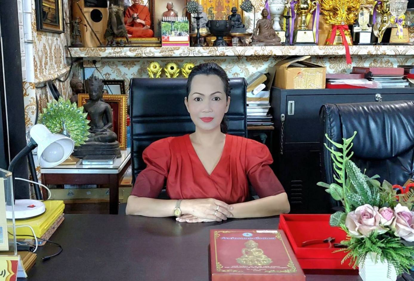 ‘อ.แหม่ม-เกณิกา’ แนะคนรุ่นใหม่ผู้ที่เริ่มเข้าสู่วงการพระเครื่อง ยันพระกริ่งปวเรศของแท้
