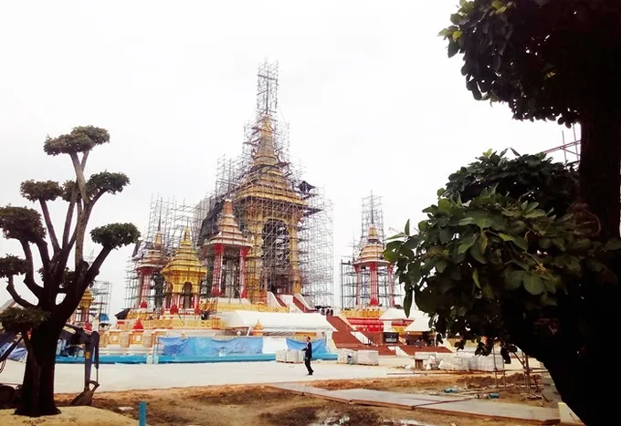 รองรับคลื่นประชาชนเข้าชมนิทรรศการพระเมรุมาศ