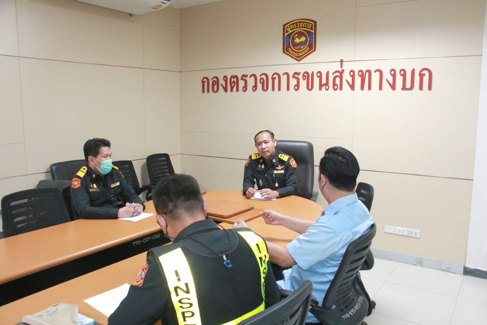 ขนส่งฯฟันคนขับแท็กซี่ ทิ้งลูกเมียเขาทรายกลางทาง ปรับพันบาท-พักใบอนุญาตขับรถ 30 วัน-อบรม 4 ชั่วโมง 