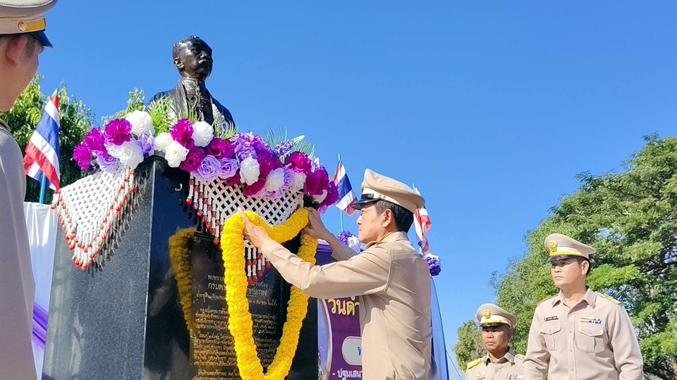 ศรีสะเกษจัดพิธีน้อมรำลึก “พระบิดาแห่งประวัติศาสตร์ไทย” เนื่องในวันดำรงราชานุภาพ 2568