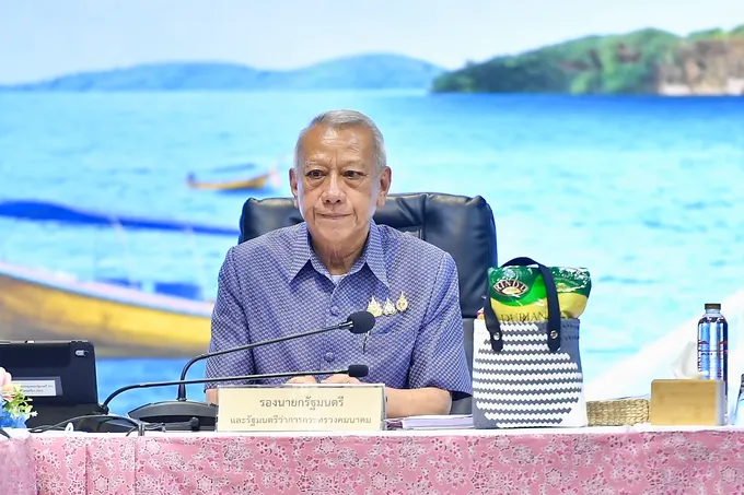 “พิพัฒน์” เปิดแผนพัฒนาถนนลงใต้ จ่อทำมอเตอร์เวย์-ขยายถนน ปราณบุรีถึงสงขลา หลัง ครม.ไฟเขียวรถไฟทางคู่ 3 เส้นทาง