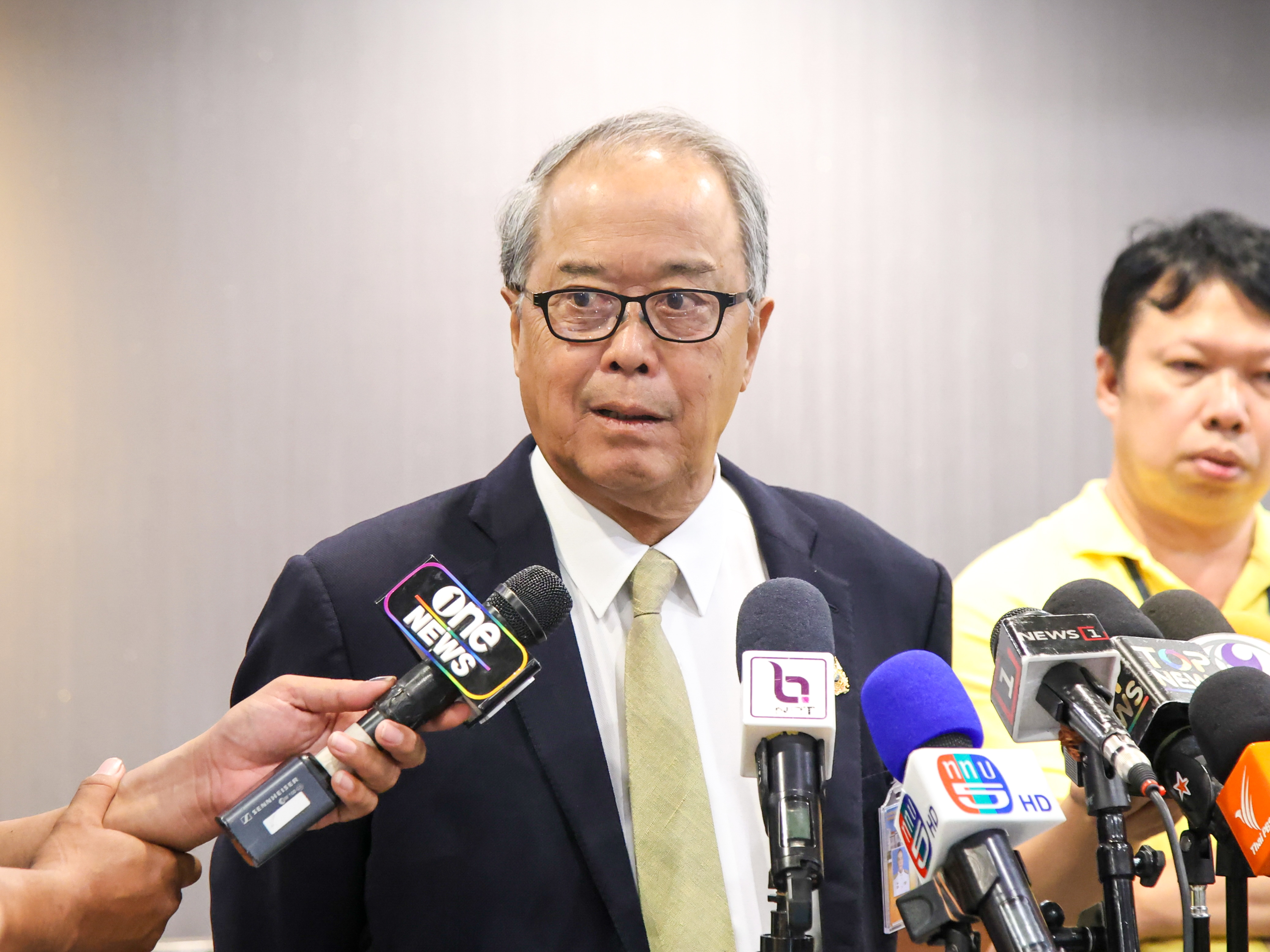 “ชูศักดิ์” เผยเตรียมตั้ง คกก. แห่งชาติ แก้ปัญหาที่ดินวัด-สำนักสงฆ์ทั่วปท. พฤติกรรมไม่เหมาะสม เป็นหน้าที่คณะสงฆ์พิจารณา