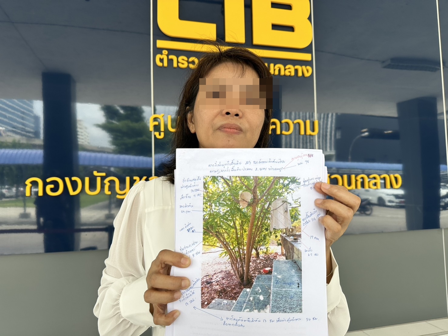 ภรรยาผอ.กองยุทธศาสตร์ฯแขวนคอดับใต้ต้นมะยมยื่นหนังสือร้องกองปราบฯช่วยคลี่คลายคดีหลังพบปมประเด็นคาใจ